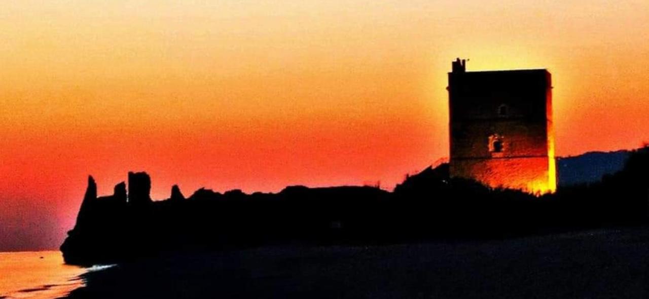 Case Vacanze Le Rose Campofelice Di Roccella Bagian luar foto