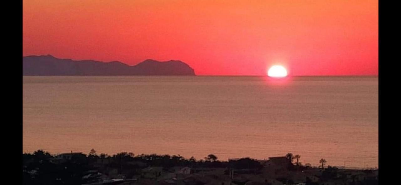 Case Vacanze Le Rose Campofelice Di Roccella Bagian luar foto