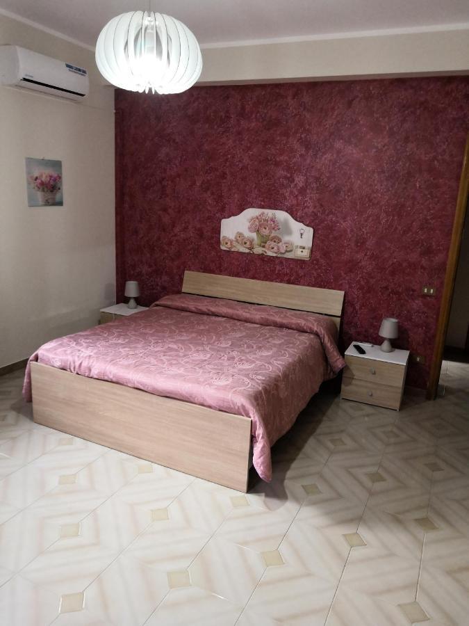 Case Vacanze Le Rose Campofelice Di Roccella Bagian luar foto