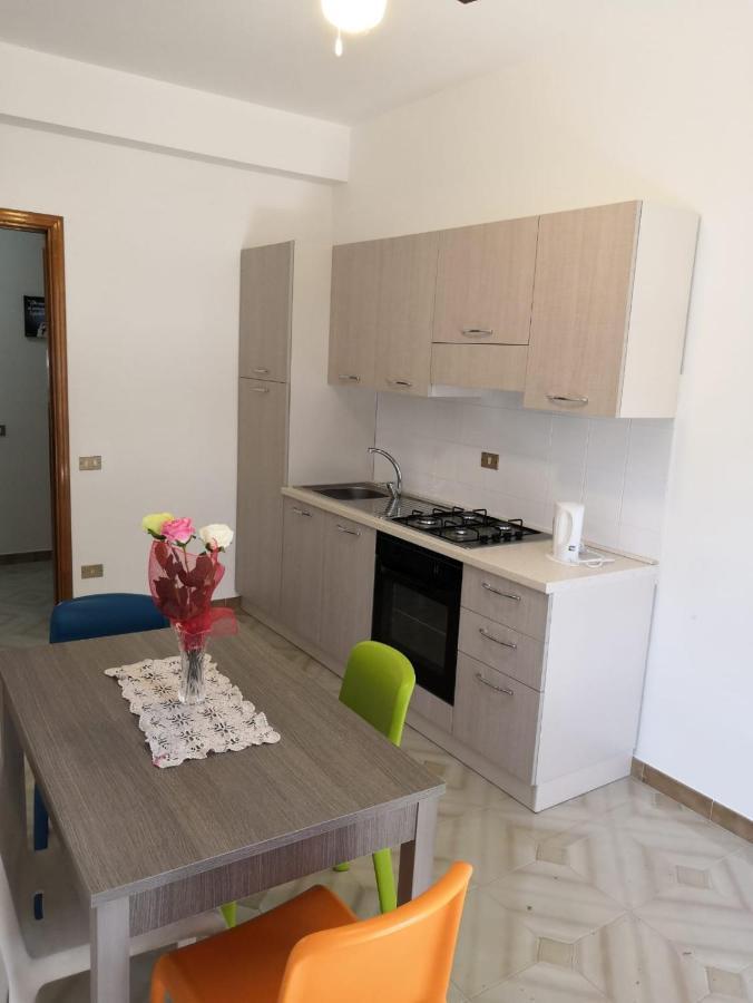 Case Vacanze Le Rose Campofelice Di Roccella Bagian luar foto